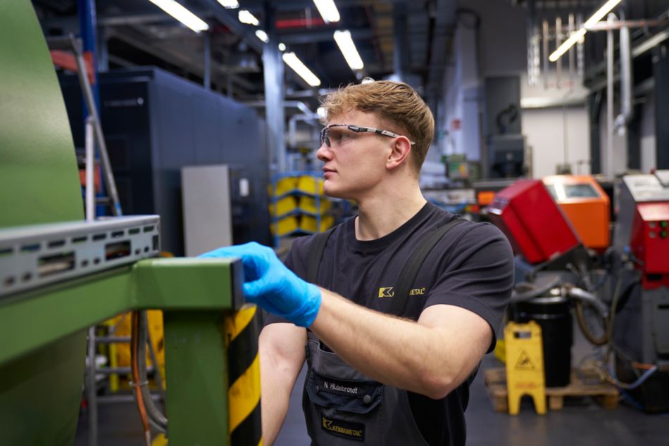 Kennametal Industrial Mechanic apprentice at work