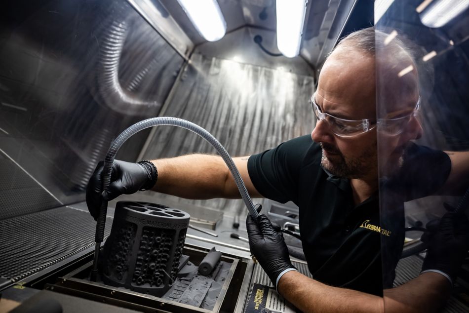 Kennametal Expert working on 3D printed macaroni stack