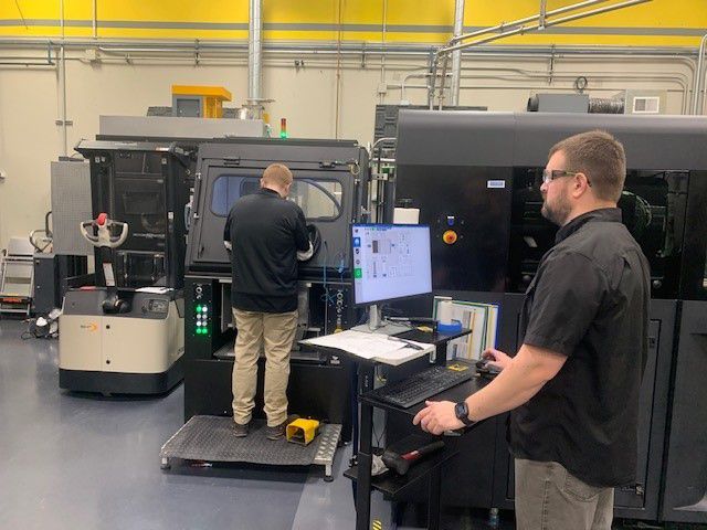 Kennametal additive experts working in Kennametal lab