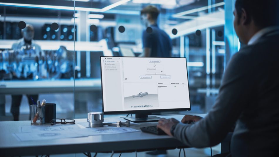 Person at a computer creating a solution on Kennametal.com