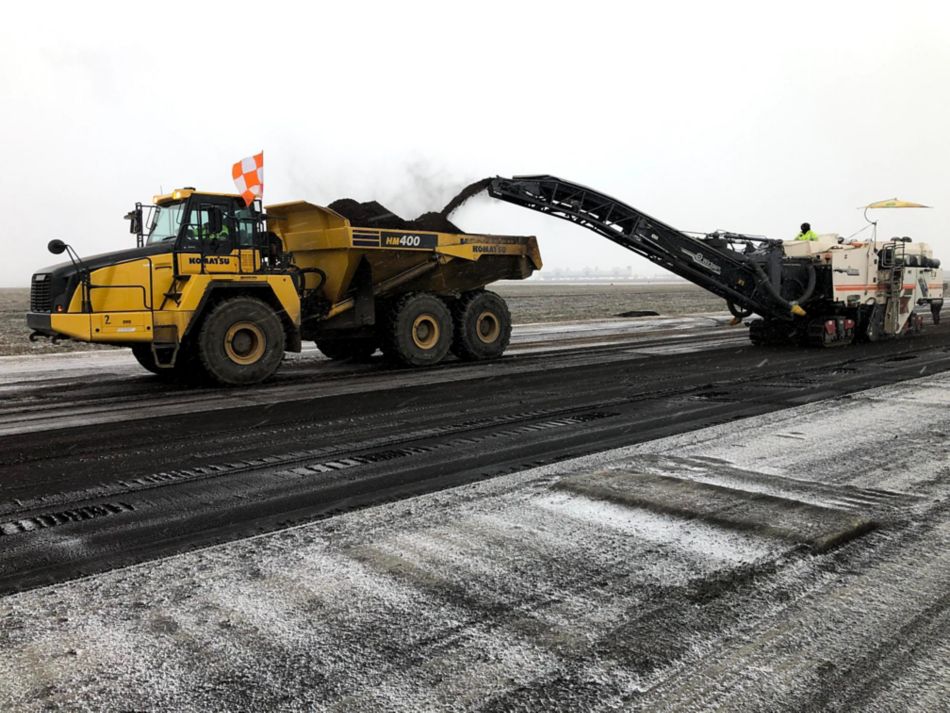 pr systems road milling machine at work